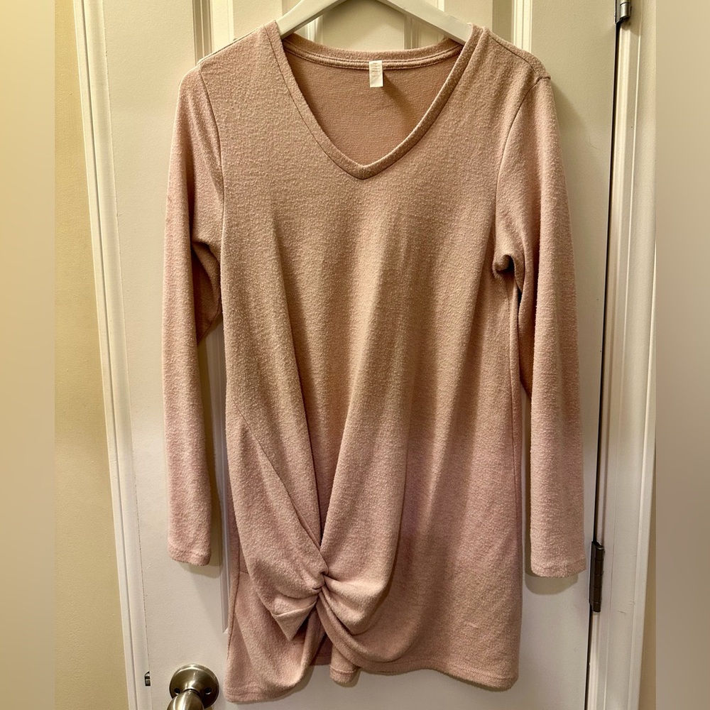 Fornia Chic V-Neck Women's Tunic in Soft Pink